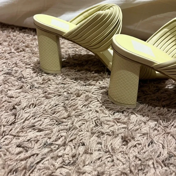 Dolce Vita Altin Stella Slip On Block Heels In Butter Yellow - Picture 4 of 9
